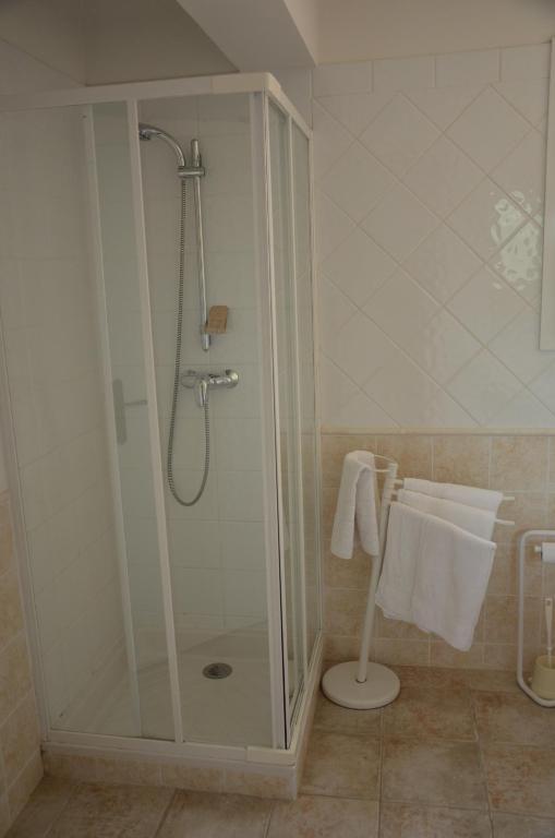 Les Rives Du Loup Hotel Tourrettes-sur-Loup Szoba fotó